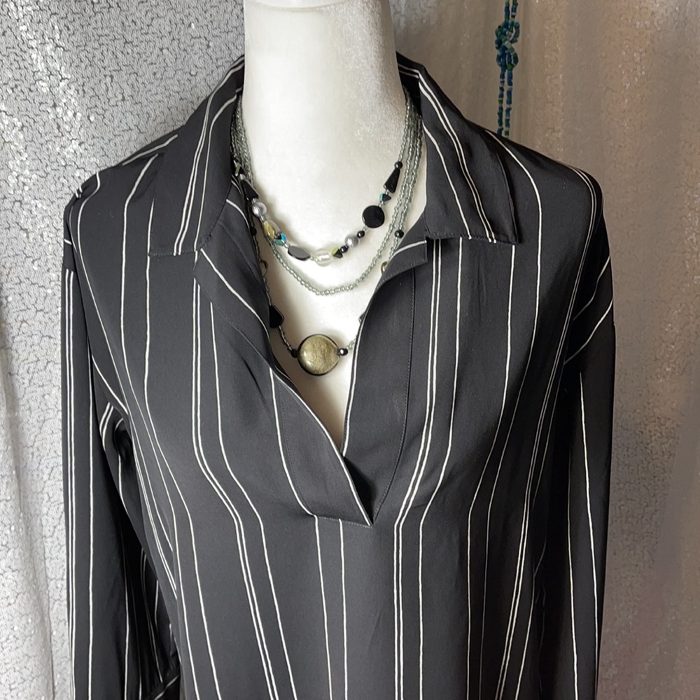 Ann Taylor - Picture 3 of 11